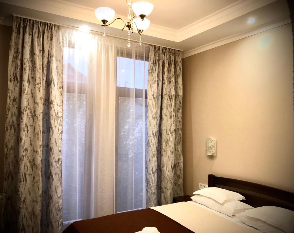 Atlant Hotel Oujhorod Extérieur photo