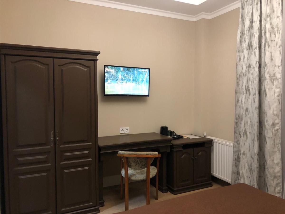 Atlant Hotel Oujhorod Extérieur photo