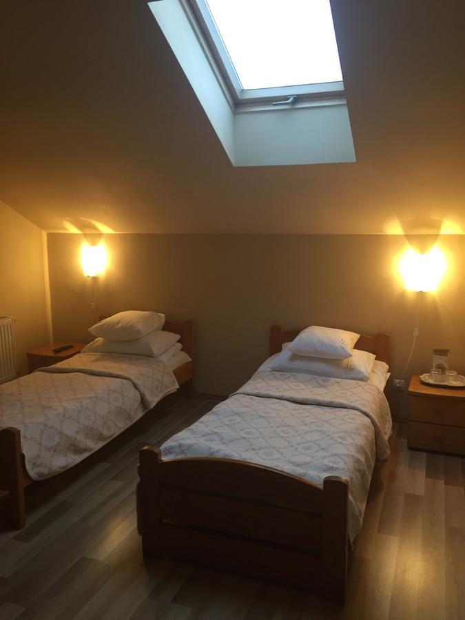 Atlant Hotel Oujhorod Extérieur photo