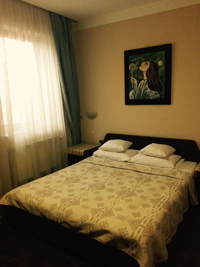 Atlant Hotel Oujhorod Extérieur photo