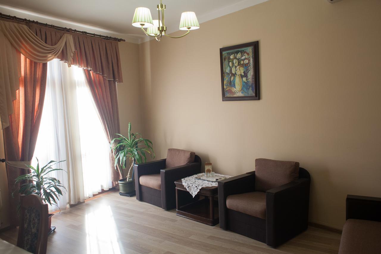 Atlant Hotel Oujhorod Extérieur photo