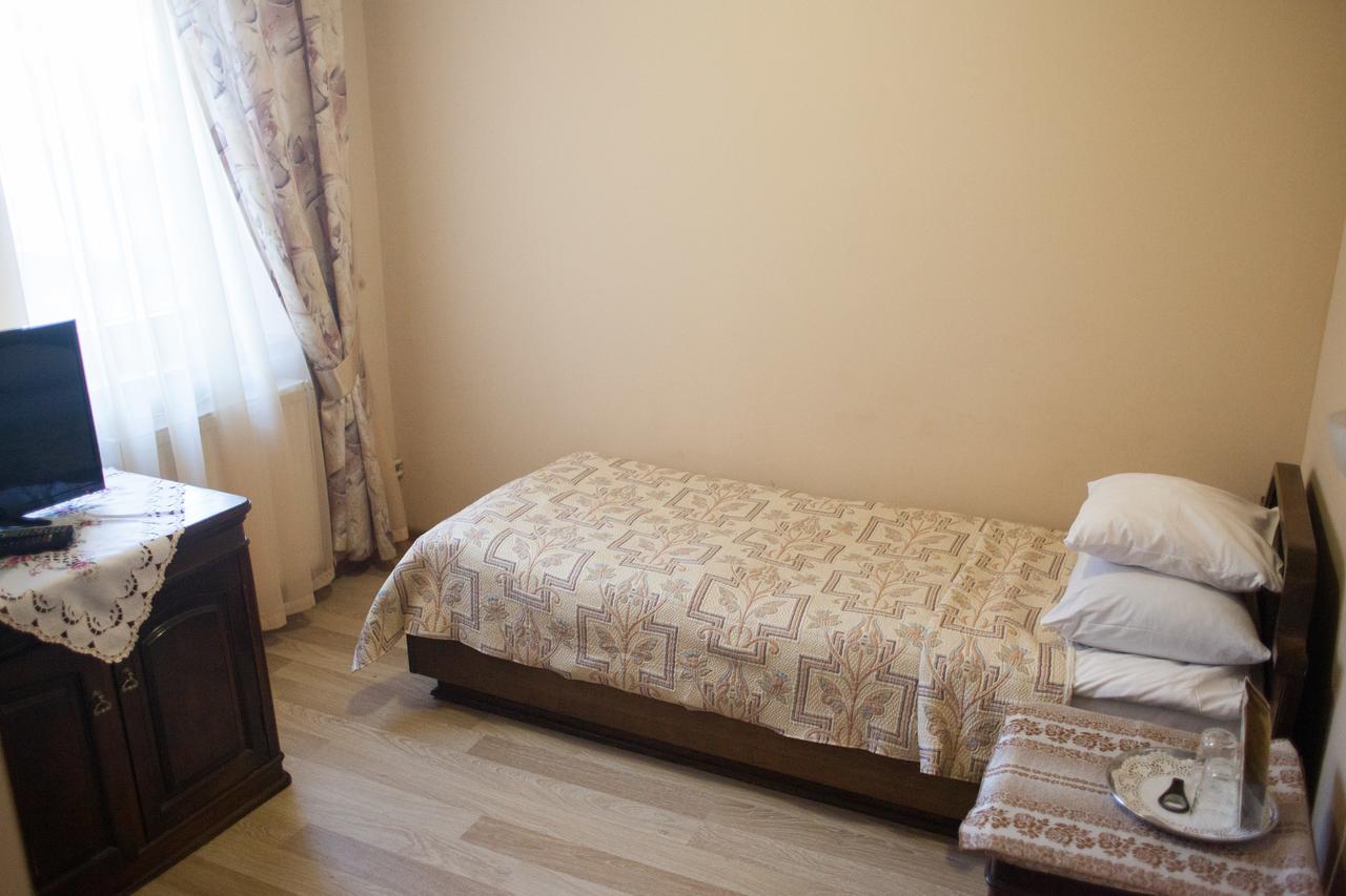 Atlant Hotel Oujhorod Extérieur photo