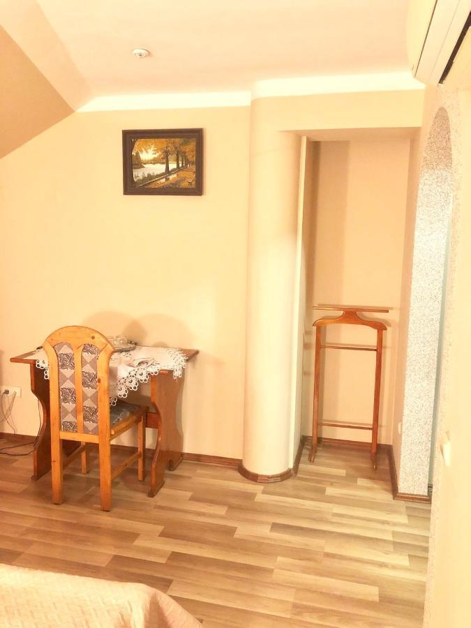 Atlant Hotel Oujhorod Extérieur photo