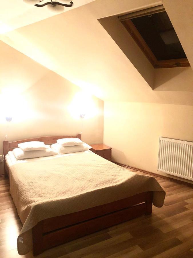 Atlant Hotel Oujhorod Extérieur photo