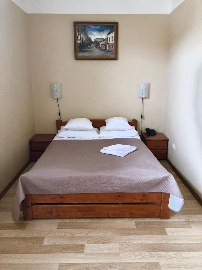 Atlant Hotel Oujhorod Extérieur photo