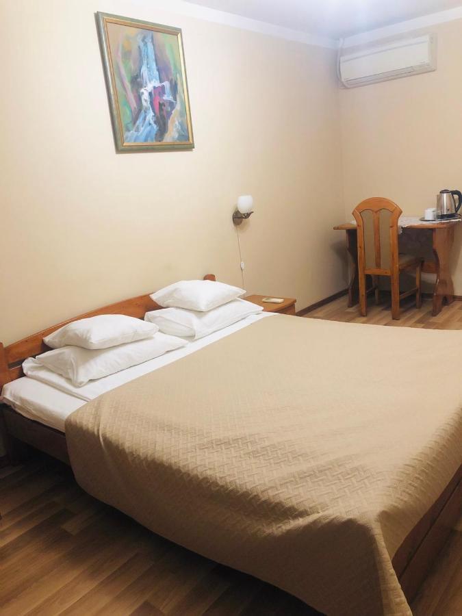 Atlant Hotel Oujhorod Extérieur photo
