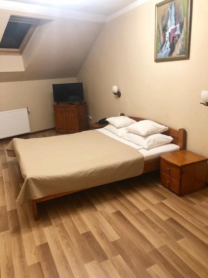 Atlant Hotel Oujhorod Extérieur photo