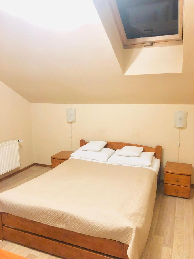 Atlant Hotel Oujhorod Extérieur photo